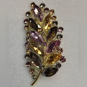 NEW Vintage-style Marquise Rhinestone Leaf Brooch / Pin